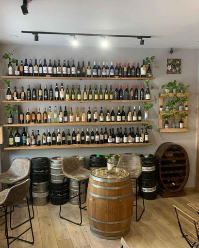 Italy, Campania, Napoli - Wine Tasting Experience with Local Food Pairings in Naples