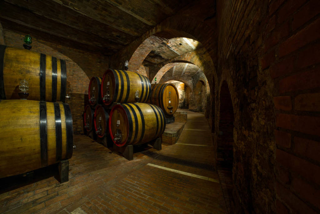 vino-nobile-montepulciano-gallery-9-1024x684.webp