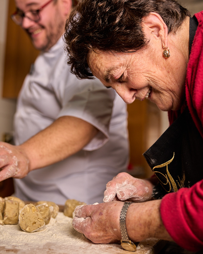 Italy, Tuscany, Tiberini - In the kitchen with grandma Dima