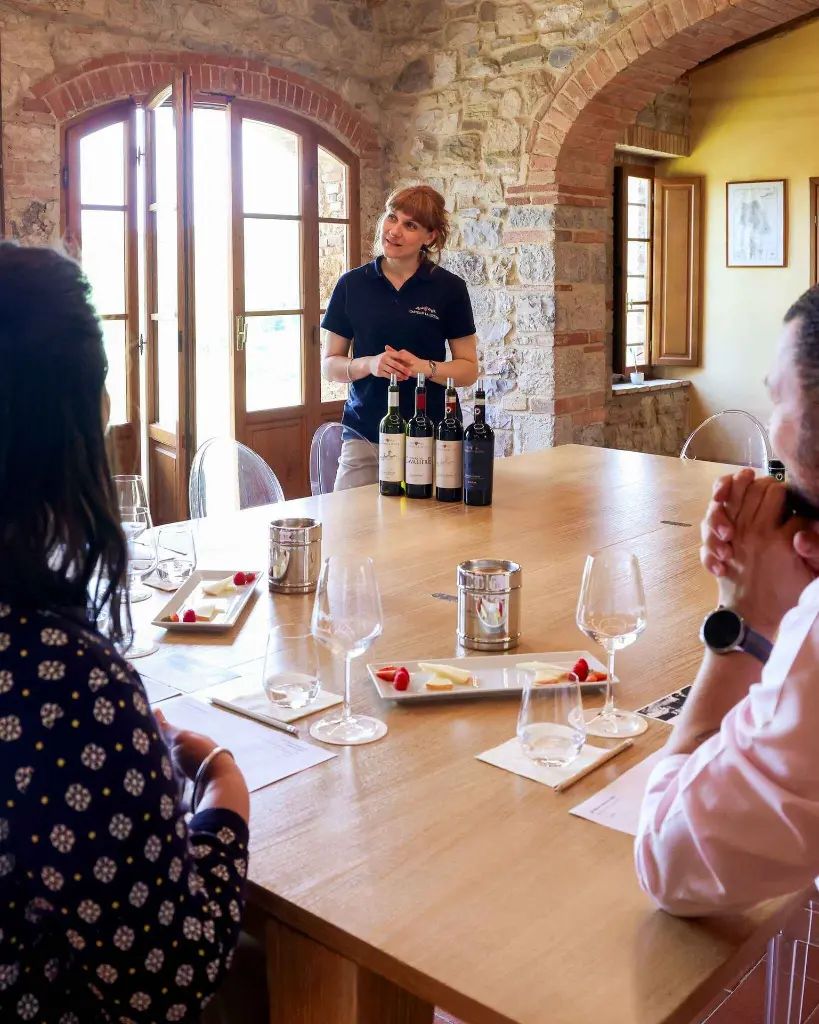 castello-la-leccia-wine-tasting-tuscany-italy.webp