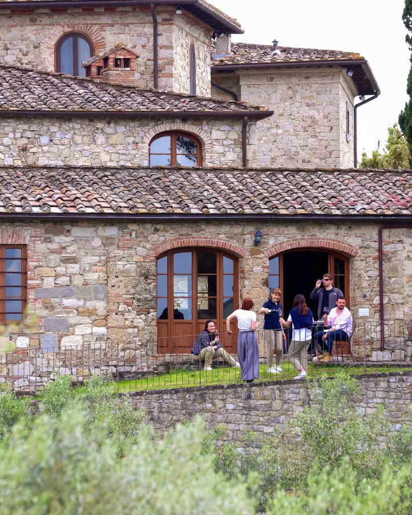 castello-la-leccia-wine-cellar-tuscany-italy.webp