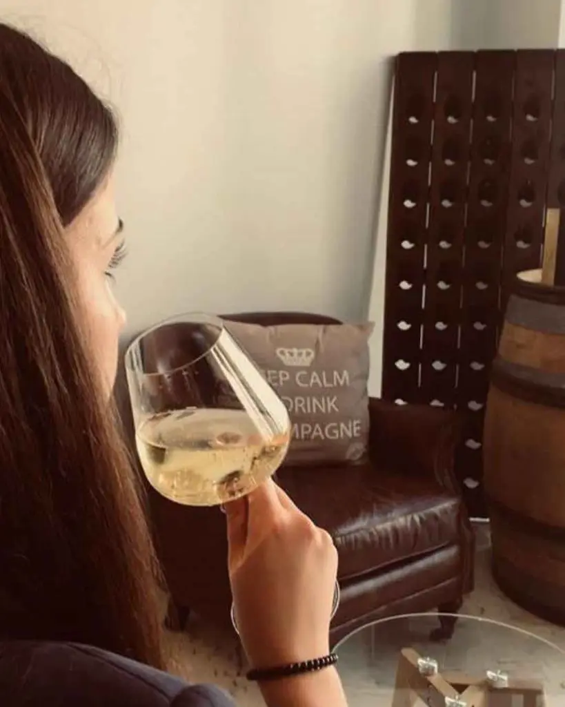 pol-couronne-champagne-tasting.webp