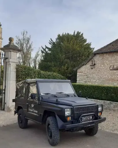 France, Burgundy, Château de Chamirey - Getaway in 4x4 in the heart of the vineyards