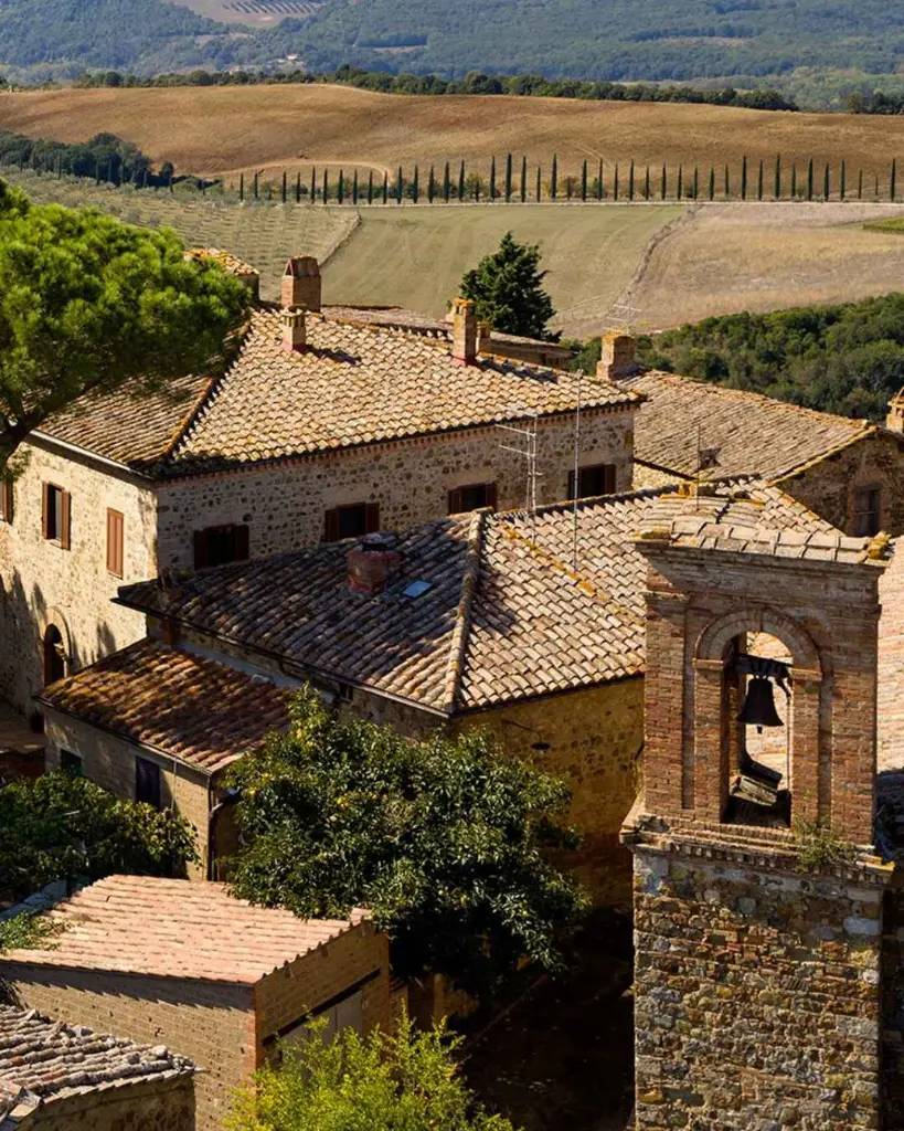 camigliano-historic-winery-in-tuscany.webp