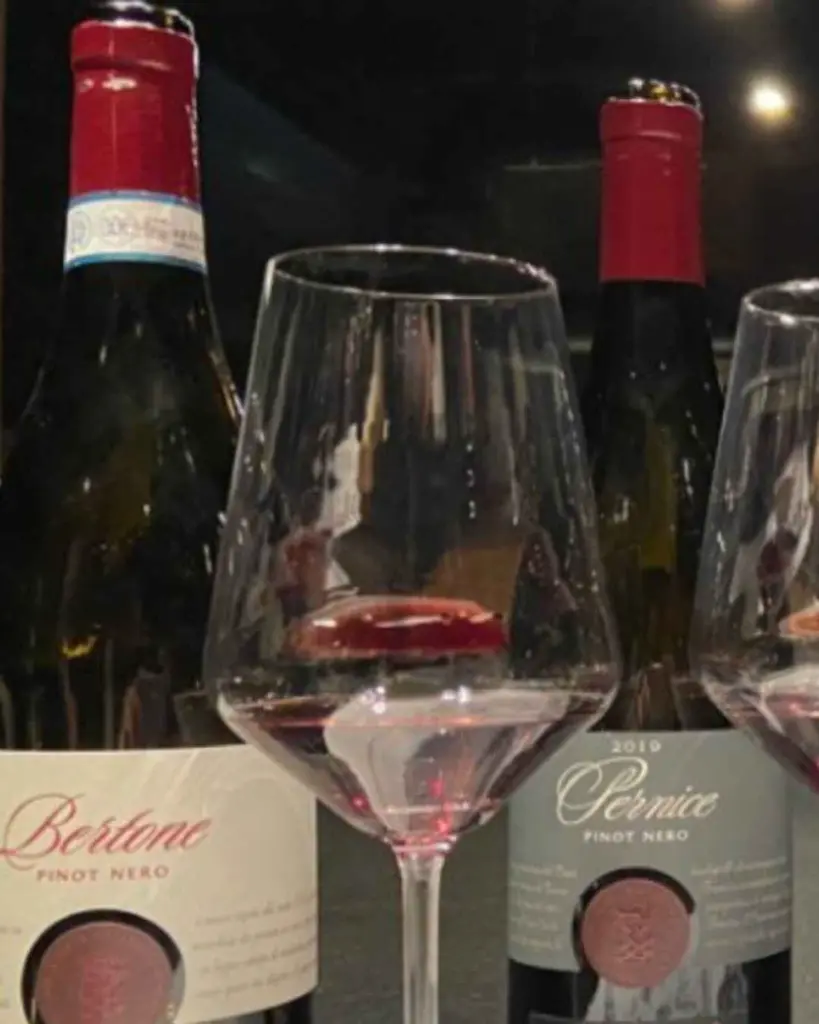 conte-vistarino-pinot-noir.webp
