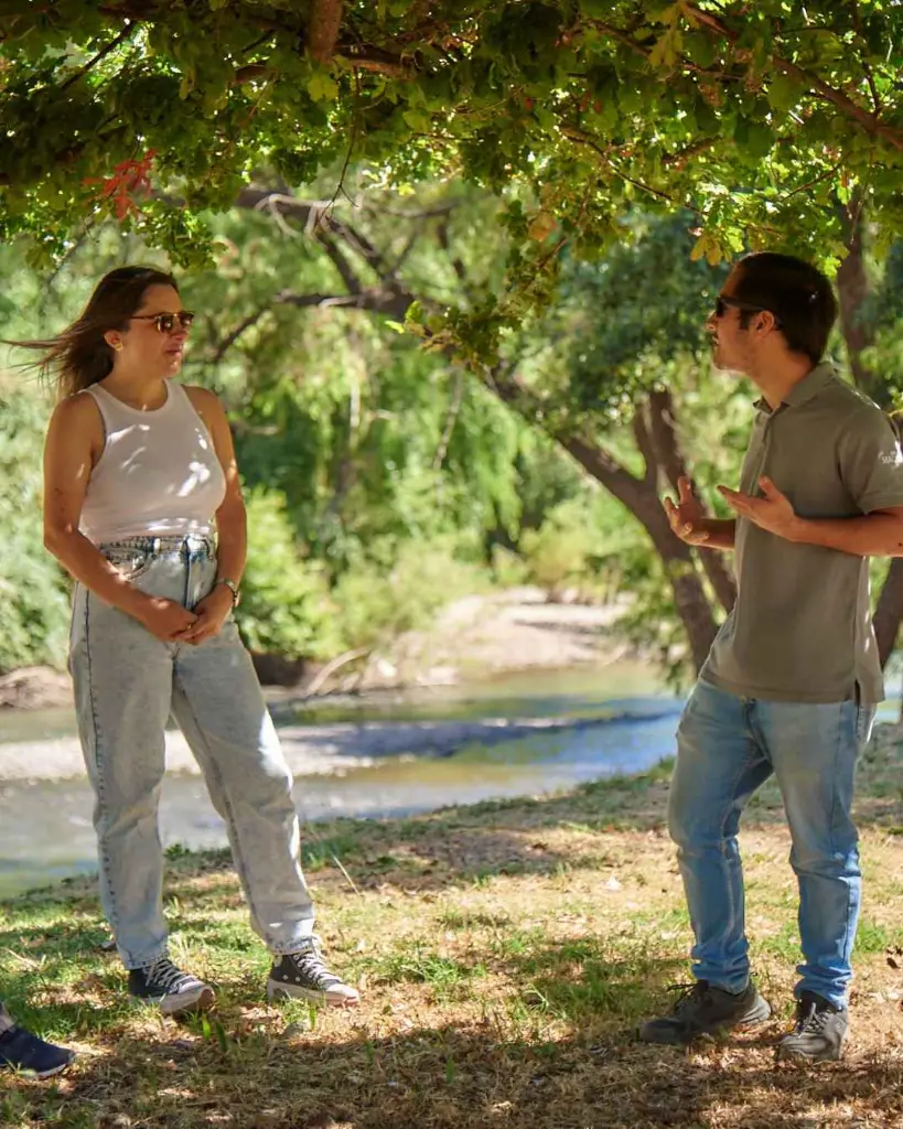 maquis-wines-chile-riverbank-walk.webp
