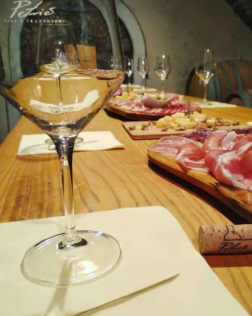 Vina Petrič, wine tasting.webp
