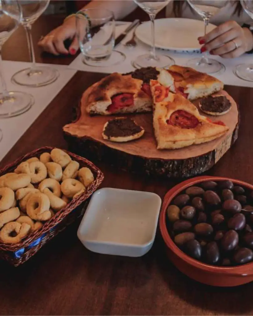 Tenute Girolamo, Apulian snacks.webp