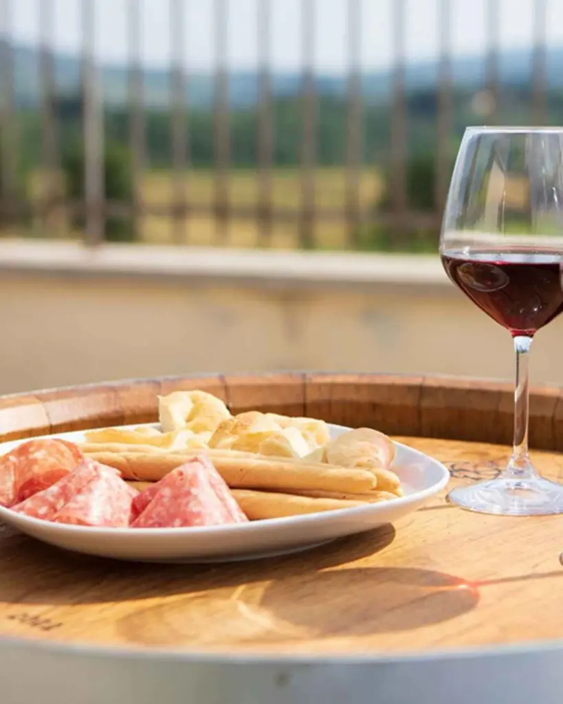 podere-la-quercia-wine-and-olive-oil-tasting-with-light-dinner-and-overnight-stay-tasting-in-san-gimignano.webp