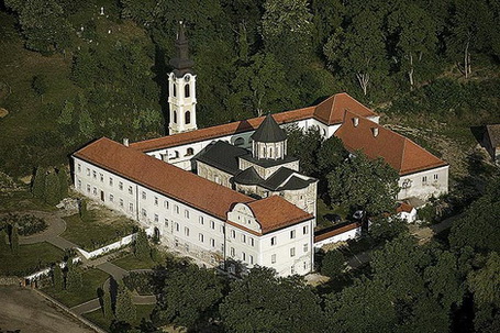 Magelan - Fruška gora hike and wine tour