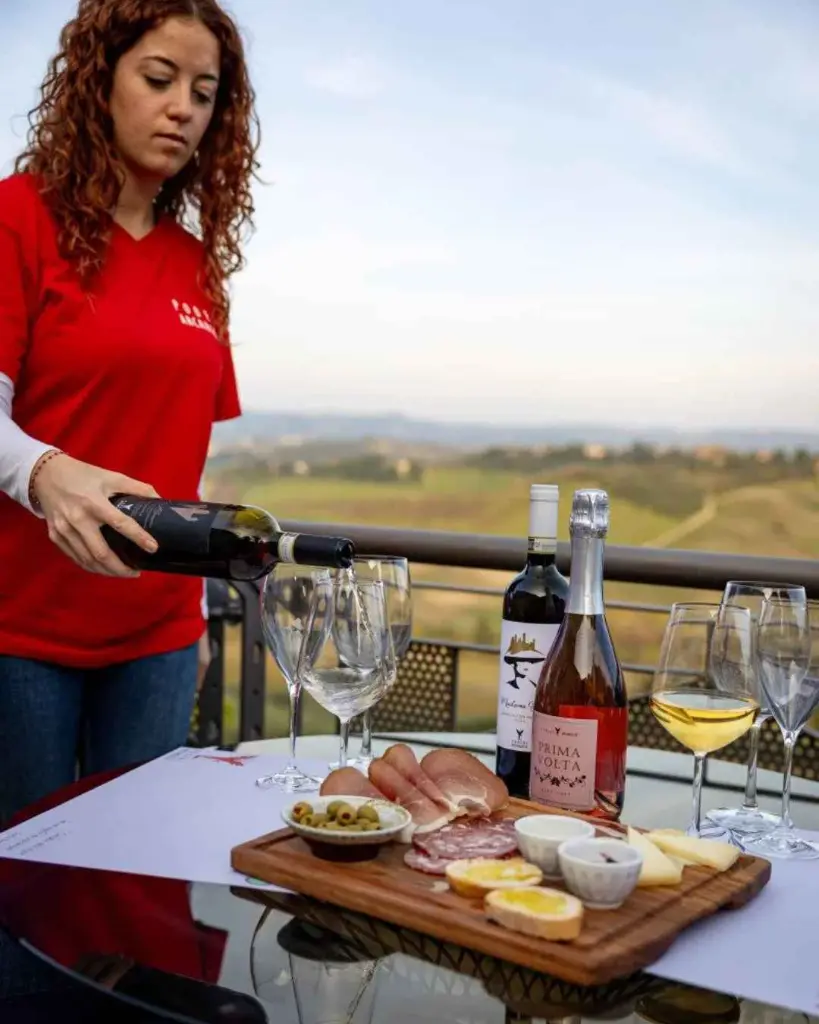 quercia-tree-house-wine-tasting.webp