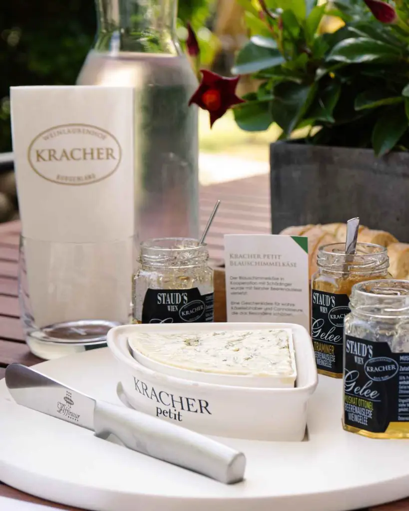 winery-kracker-local-apetizer.webp