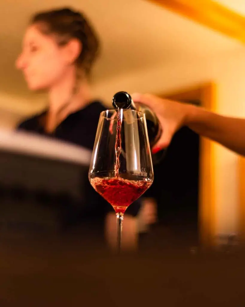 belcolle-barolo-wine-tasting.webp