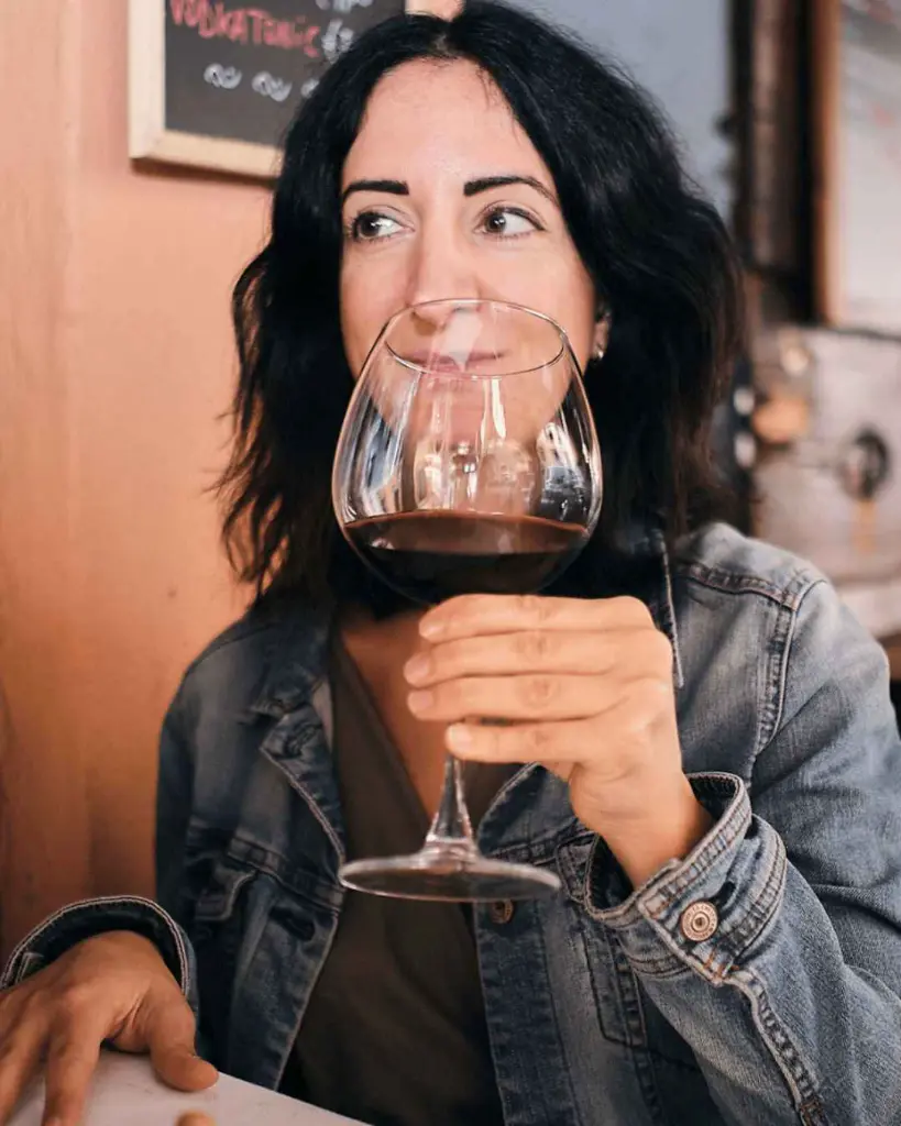 red-wine-tasting-genoa.webp