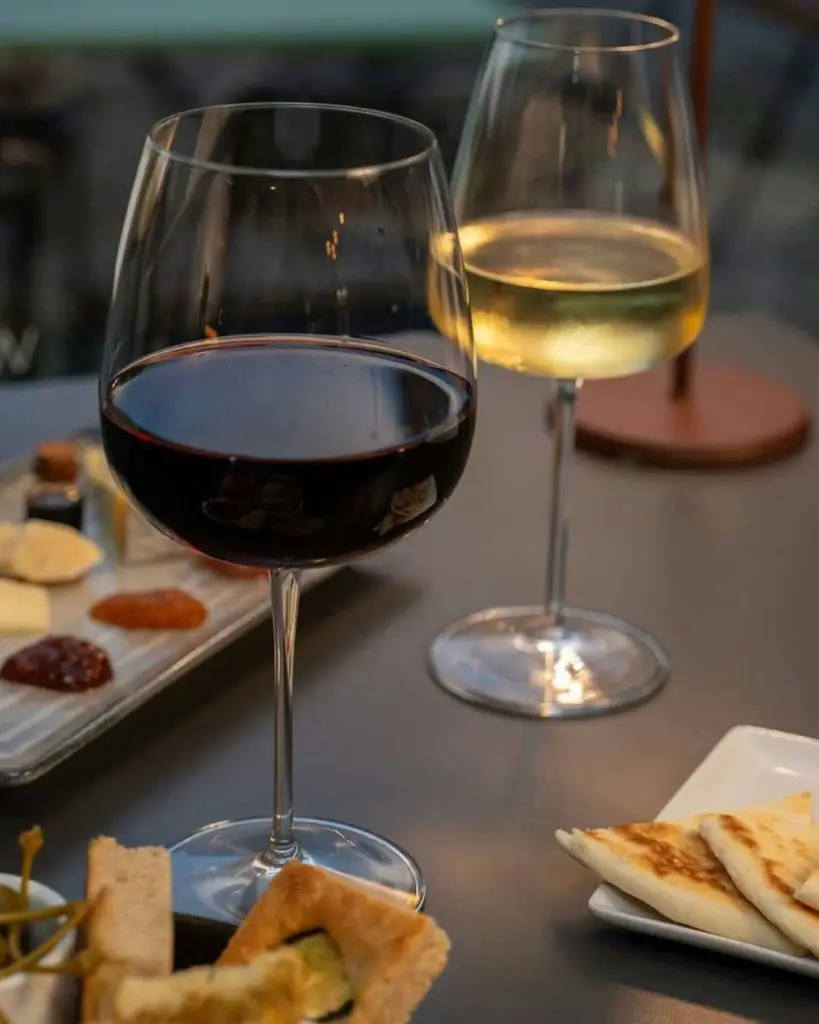 luxury-wine-tasting-modena.webp