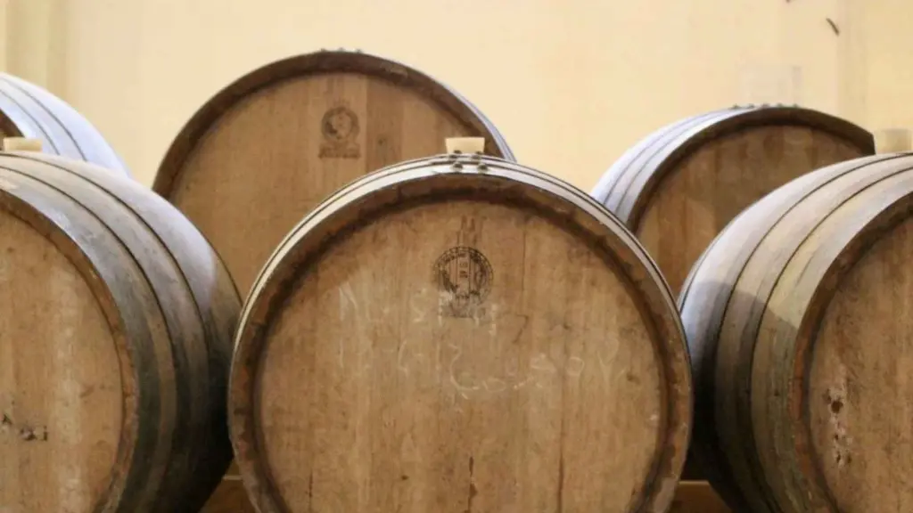 l'astore-masseria-wine-cellar-apulia.webp