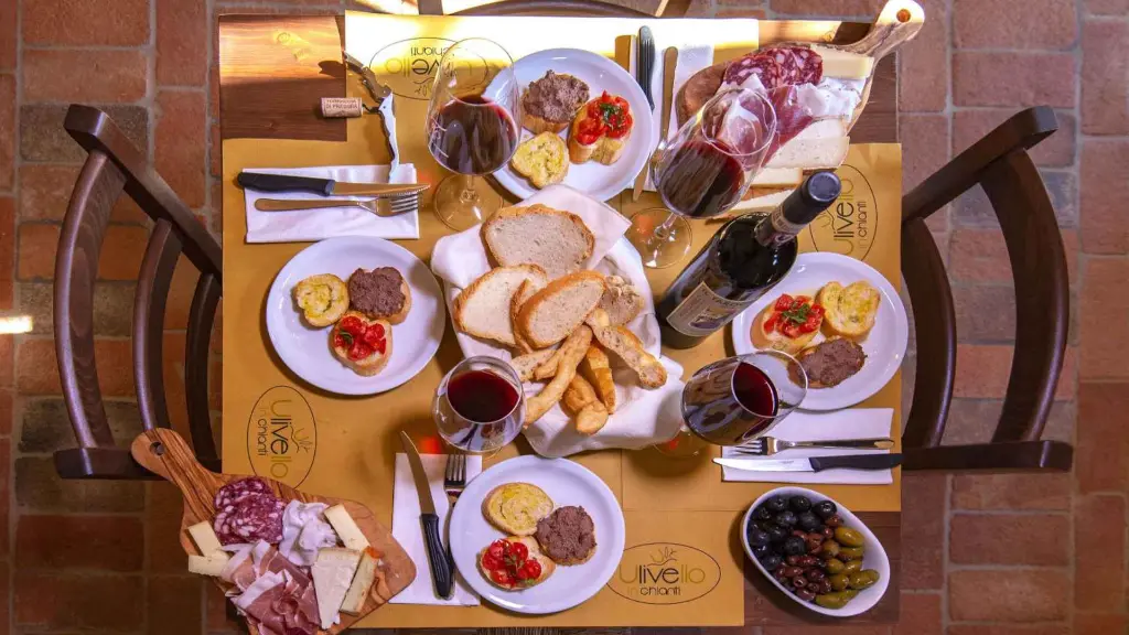 wine-tasting-chianti-tuscany.webp