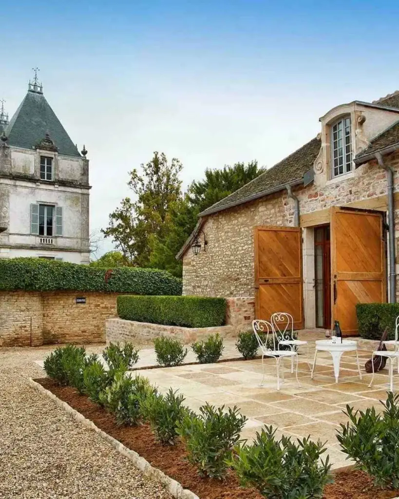 chateau-de-chamirey-wine-tour-burgundy-france.webp