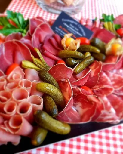 France, Burgundy, Château de Chamirey - Tasting of 5 wines with aperitif board