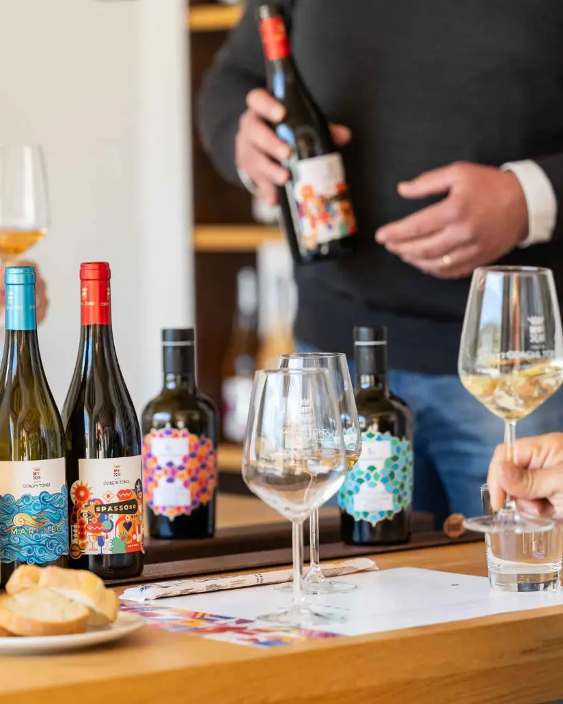 gorghi-tondi-sicily-wine-tasting-experience.webp
