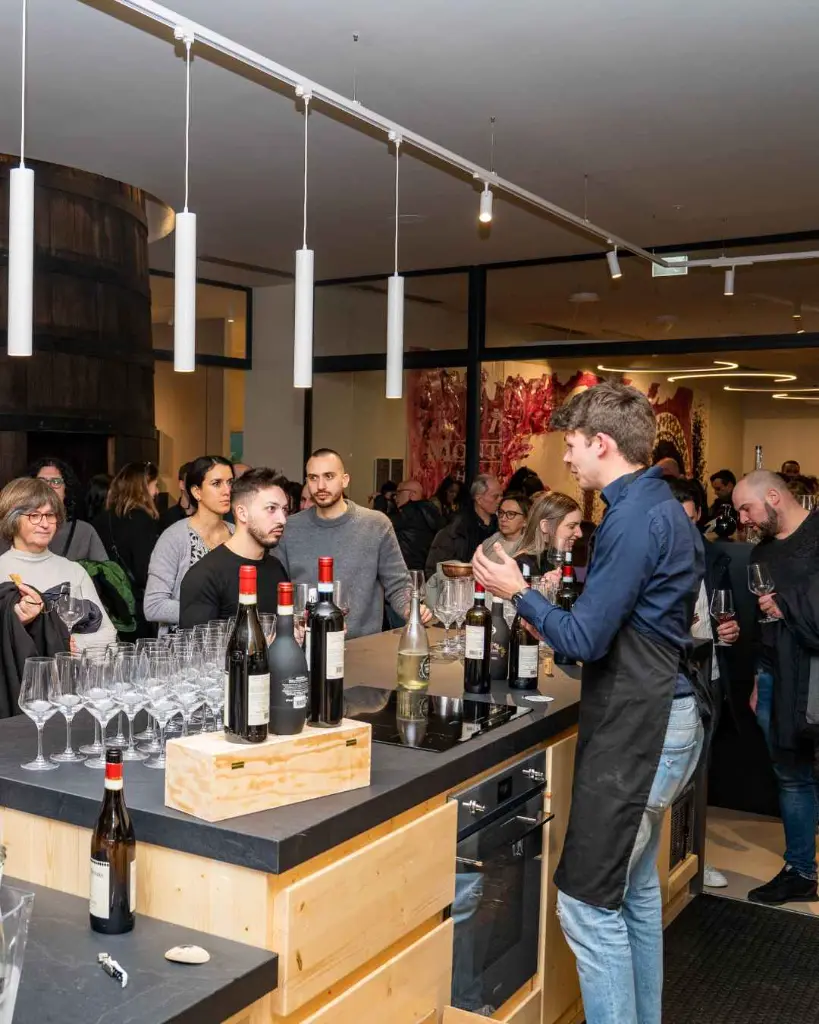 montresor-tasting-room-experience.webp