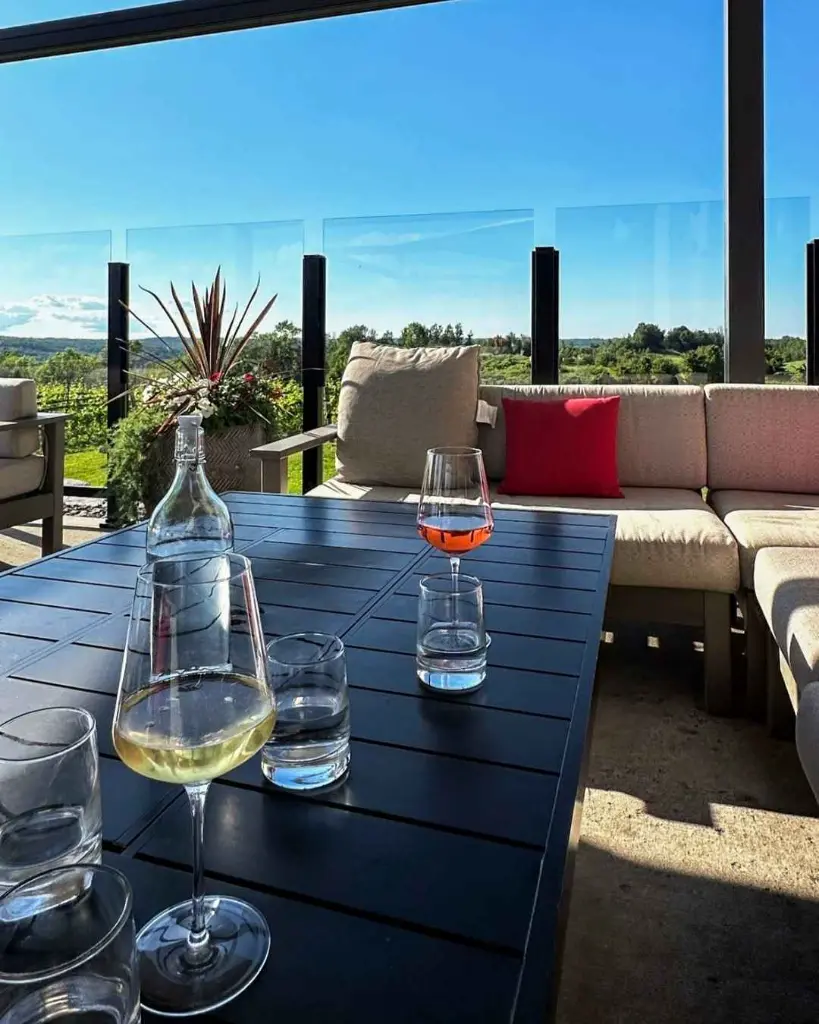 adamo-winery-ontario-balcony.webp