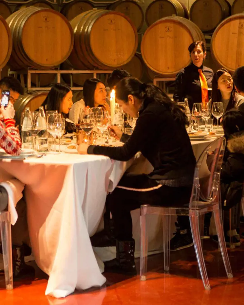 roberto-cipresso-wine-tasting-tuscany-italy.webp