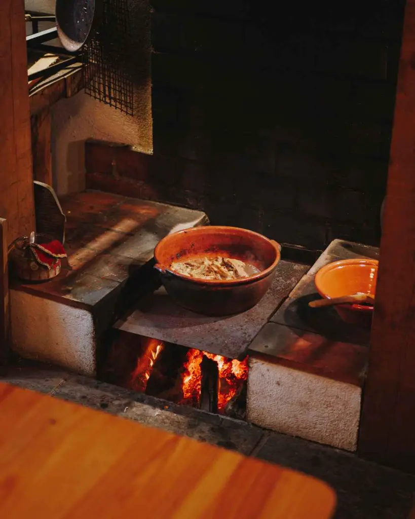 adega-de-gaveta-wine-and-food-pairing-portugal.webp