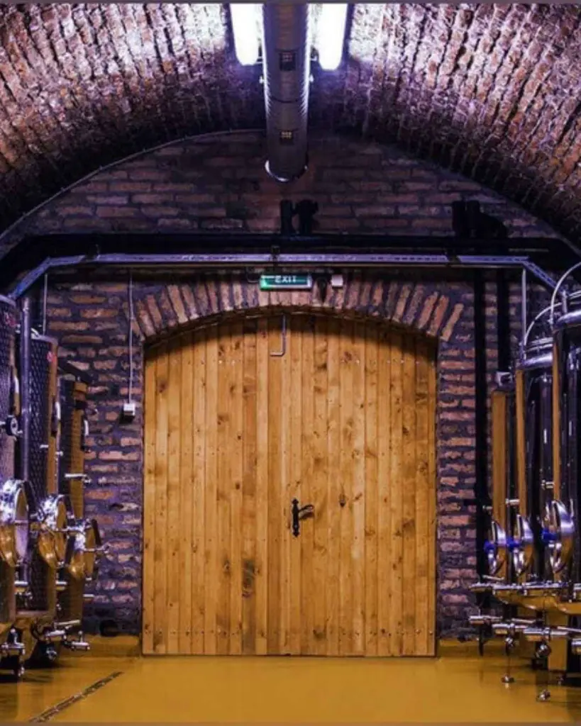vinum-winery-cellar-tour-fruska-gora-serbia.webp