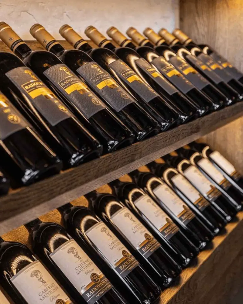 radovanovic-winery-wine-tasting-krnjevo-serbia.webp