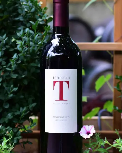 US, Napa Valley, Tedeschi Family Winery - Vineyard & Crushpad Tour