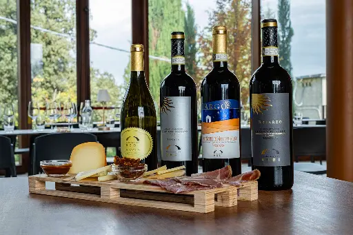 Italy, Tuscany, Vecchia Cantina di Montepulciano - Wine Tour&Tasting Toscana