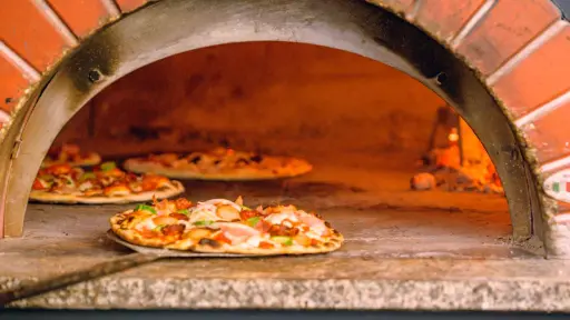 Italy, Tuscany, Florence - Small Group Pizza & Cannolo Making Class With Unlimited Wine – Express Cooking Experience