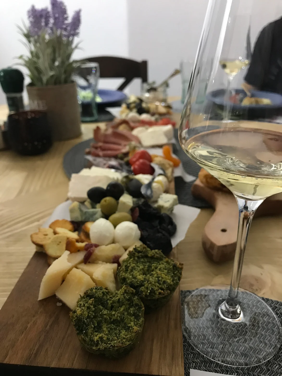 Fragaria - WINE & PLATTER