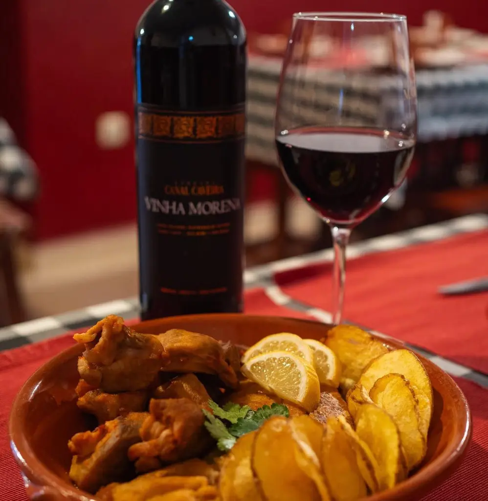 herdade-canal-caveira-local-wines-guided-tasting.webp