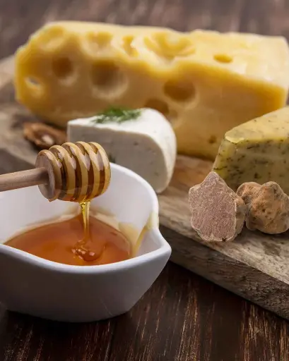 Italy, Tuscany, VioVillas Glamping Arezzo - Authentic Tuscan Aperitivo