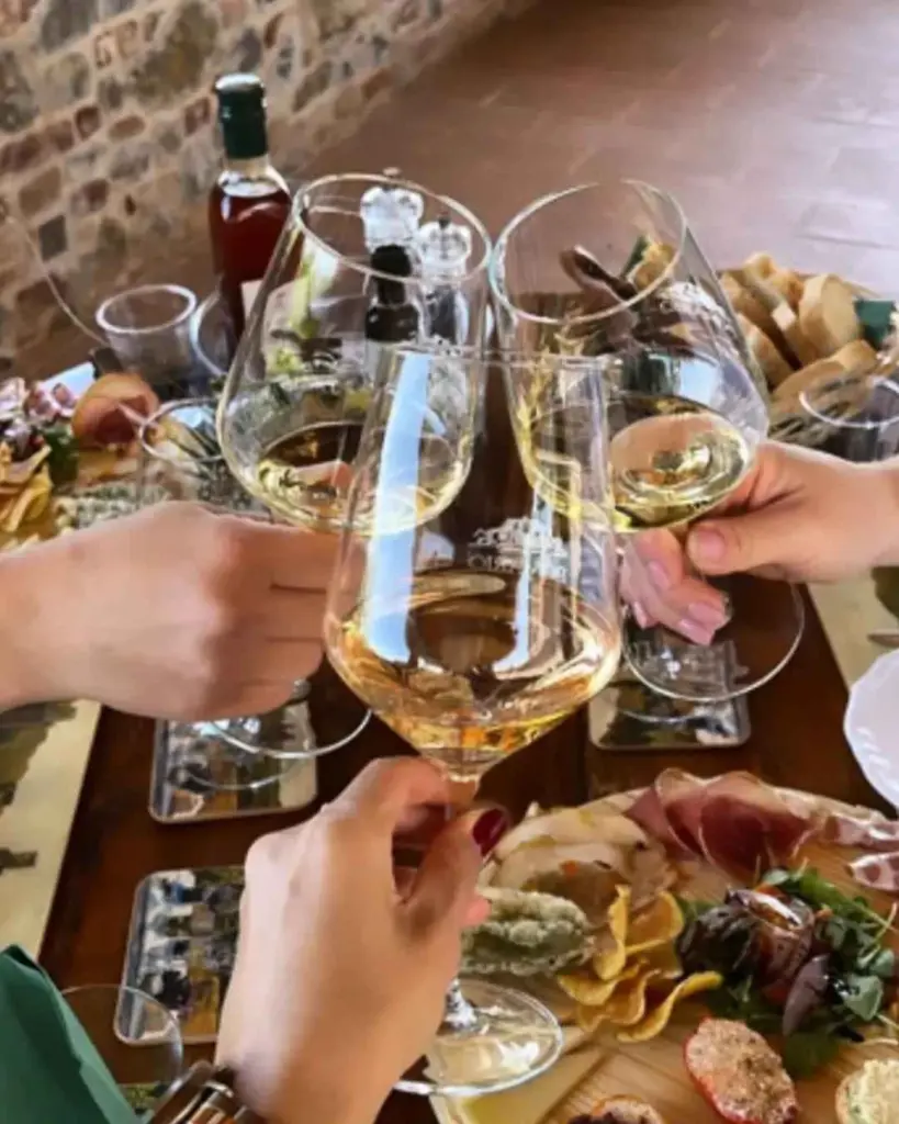 pomario-wine-and-food-pairing-umbria-italy.webp