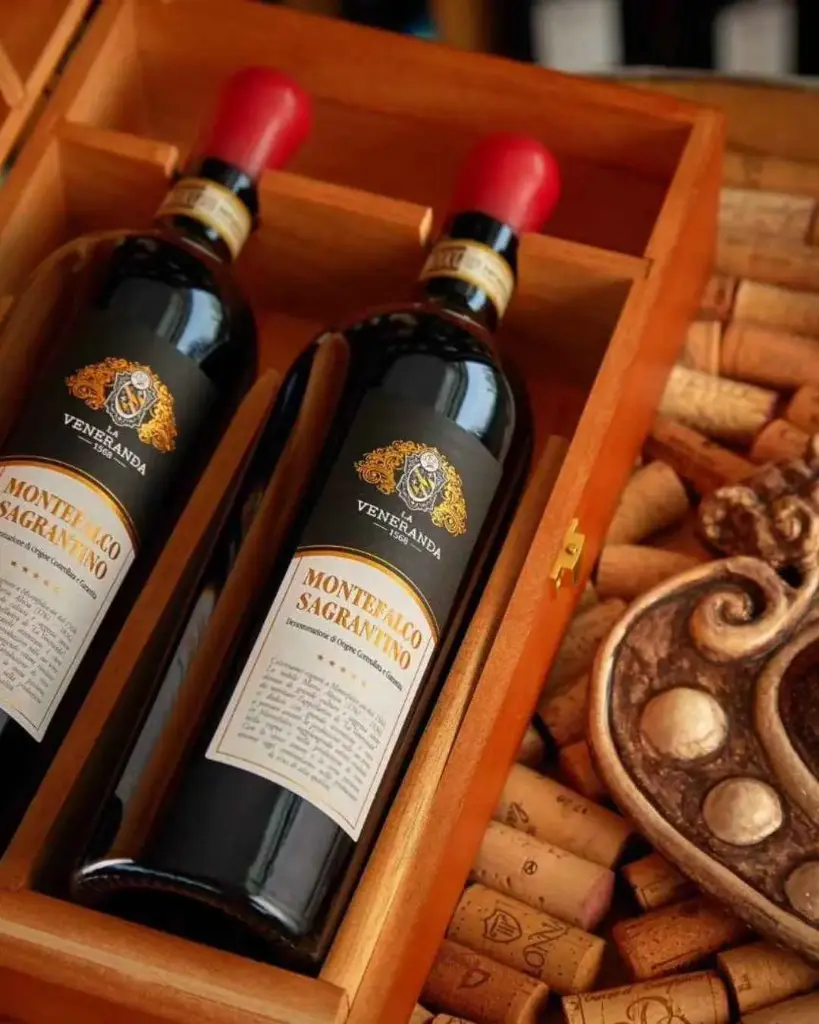 Italy, Umbria, La Veneranda - 3 glasses of your choice