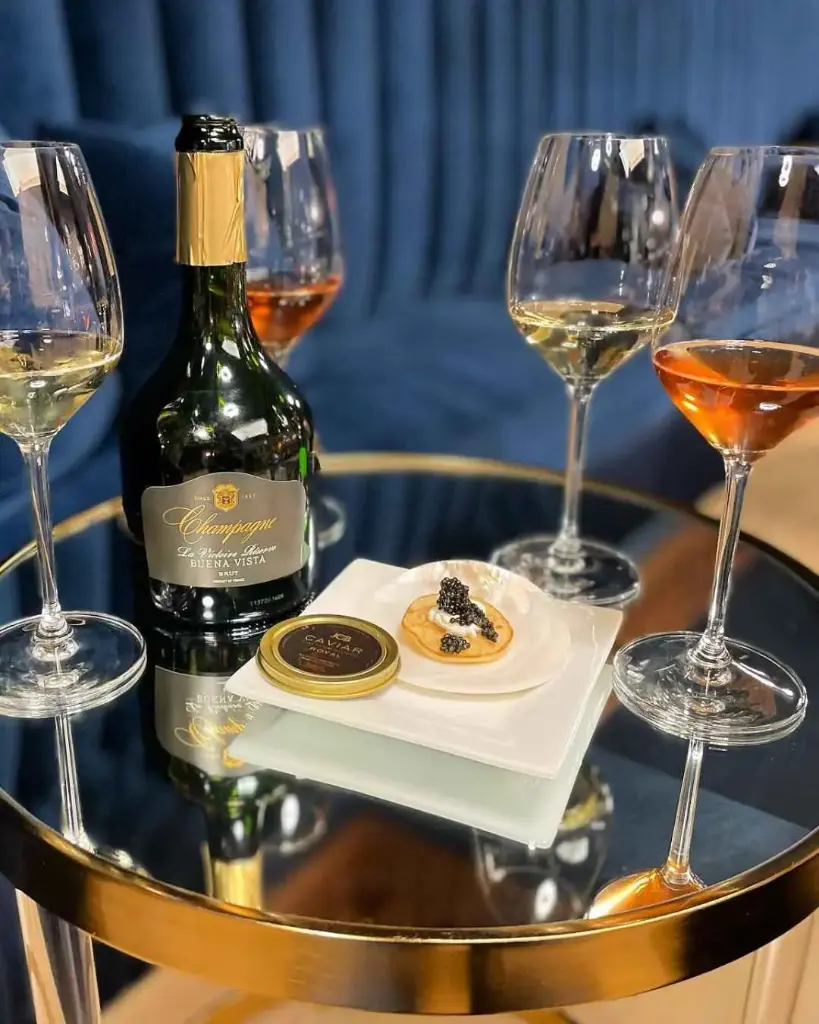 US, Sonoma, Buena Vista Winery - Champagne and Caviar