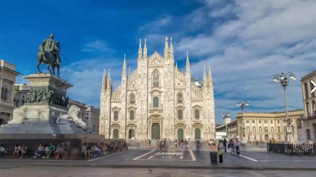 Italy, Lombardy, From Milan - Milan Evening Tour: Aperitivo, Tram Ride & Dessert