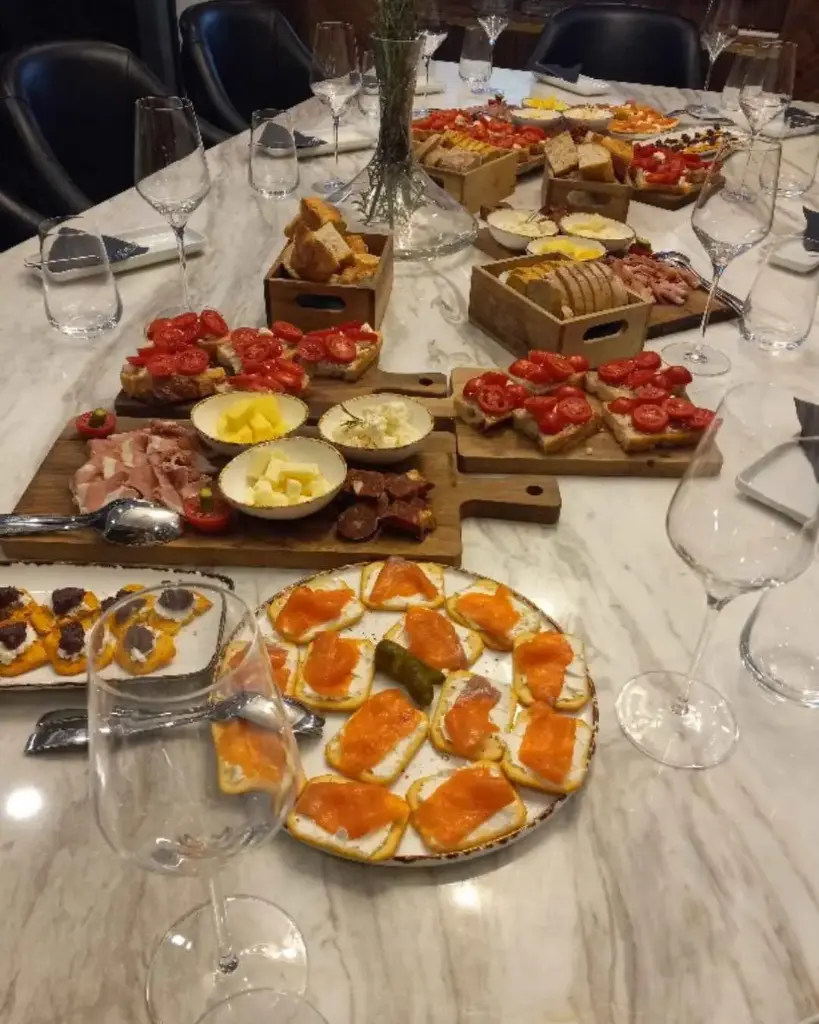 Serbia, Belgrade, Wine Gallery Vukoje -  Food and Wine pairing lectures